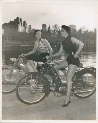 The Big Payoff 1950s 8x10 Cbs - Tv Game Show Press Photo Sexy Models On Mopeds Vv