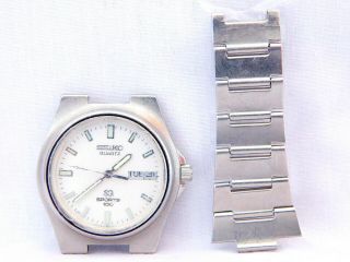Vintage Seiko Sq Sports 100 8123 - 6240 Quartz Day Date Stainless Steel Watch