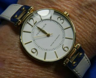 Anne Klein Y121e Gold Tone White Leather 2 Piece Band Watch Fresh Battery A35