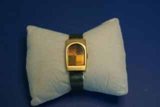Vintage Seiko Wind - Up Ladies Women`s Watch Gold Bracelet Gold Dial
