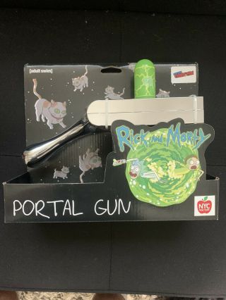 Nyc Comic Con Rick And Morty Portal Gun - Chrome