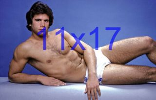 3143,  Lorenzo Lamas,  Barechested,  Shirtless,  Falcon Crest,  11x17 Poster Size Photo