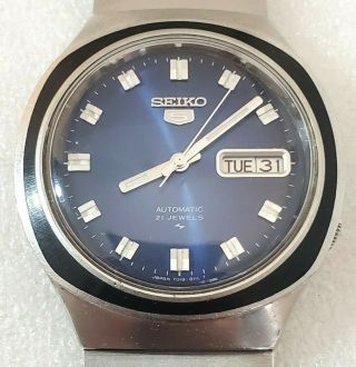 Seiko 5 7019 - 8090 21 J W/ Blue Dial Day / Date Automatic Watch.  Runs.