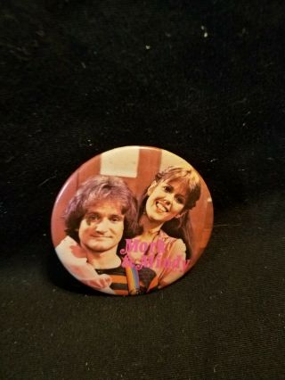 Vintage Mork From Ork Promo Button - Robin Williams & Mindy And Tv Series Pin