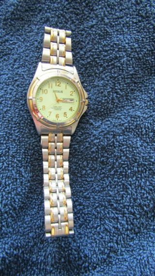 Pristine Vintage Benrus Mens Dual Tone Analog Quartz Watch Time - Day - Date Euc