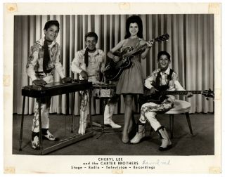 Vintage B&w Promo Photo Cheryl Lee & Carter Brothers Big Hair Gretsch Guitar