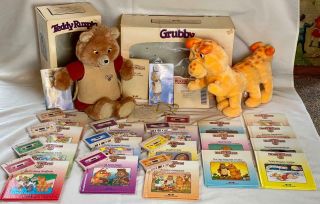 Vintage 1985 Teddy Ruxpin & Grubby 17 Books 10 Cassette Tapes & Cord With Boxes
