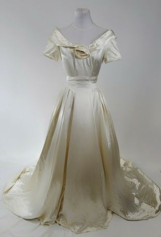 1940s - 1950s Vintage Ivory Liquid Satin Wedding Dress