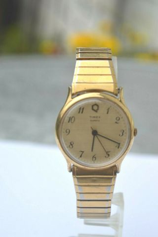 Vintage Timex Q Quartz Gold Tone Mens Watch  Guaranteed