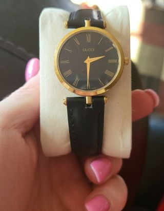 Vintage Gucci Swiss Made Ladies Wrist Watch Leather Band 100 