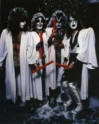 Kiss Gene Simmons Paul Stanley Ace Frehley Peter Criss In Snow Vintage Photo