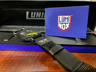 Luminox Navy Seal Dive Watch / Yellow Dial / 3900 / W/ Blue Case /nice