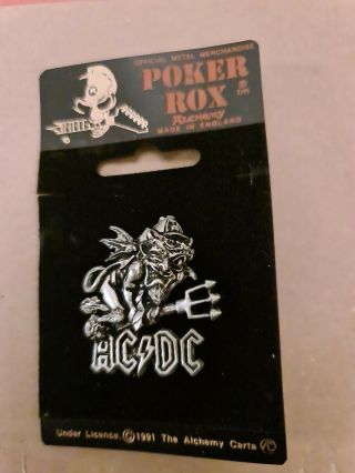 Acdc Angus Young Devil Alchemy Poker Rox Pewter Pin Badge Clasp Rare Deadstock