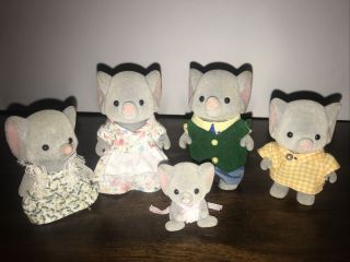 Sylvanian Flocked Calico Critters Fuzzy Elephant Family Of 5 With Baby
