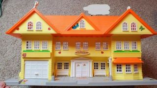 Vintage 1988 Matchbox Oh Jenny Dream World Family Home House Orange Yellow