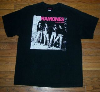 Ramones Rocket To Russia T - Shirt / Size L & Guc / 1st Class