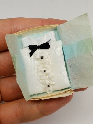 Men ' s Ruffle Tuxedo Shirt Bow Tie in Gift Box 1:12 Dollhouse Miniature Clothing 2