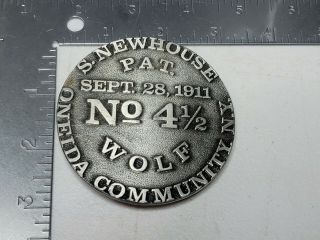 Vintage Belt Buckle Newhouse Oneida Wolf Trap Pan 4 1/2 4.  5 1981 Trapping