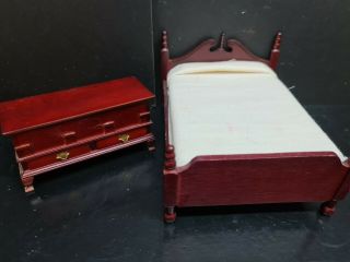 Dolls House Furniture Mahogany Double Bed And Chest 1.  12th T