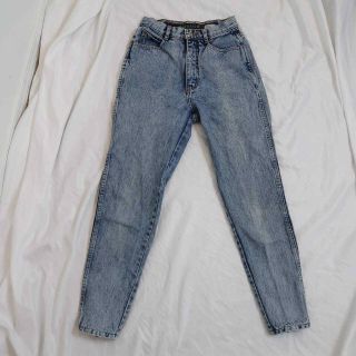 Vintage 80s Jordache Light Wash Mom Jeans W/ Bow 7/8