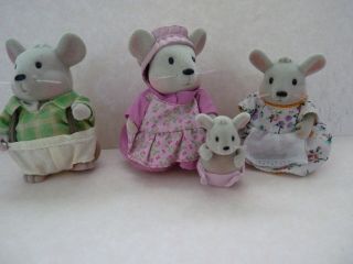 Calico Critters Sylvanian Family Of Four Gray Mouse / Mice With Clothes
