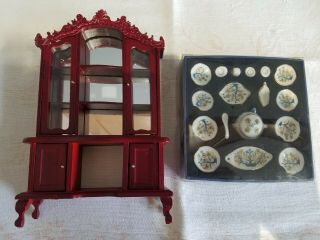 1/12 Scale Dolls House Display Cabinet And China Dinner Service