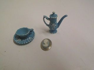 Blue & White Metal Coffee Pot Tea Cup Picture Set Wedgewood Dolls House Kitchen