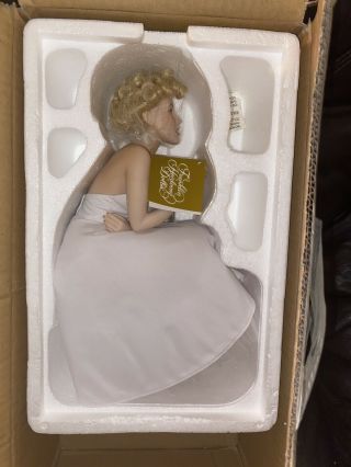 Franklin Porcelain Portrait Doll Love Marilyn On A White Satin Bench W