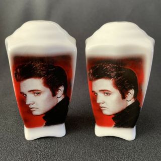 Elvis Presley Memorabilia / Collectable Salt & Pepper Pots (10cm Tall)