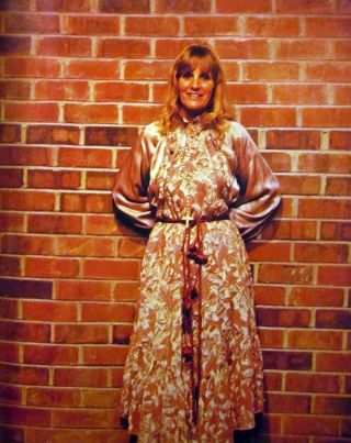 Skeeter Davis Country Clipping 1980s Color Photo Grand Ole Opry Brick Wall 8x10