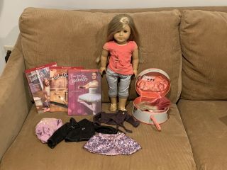 American Girl Doll - Isabelle Palmer,  2014 Goty And Select Accessories