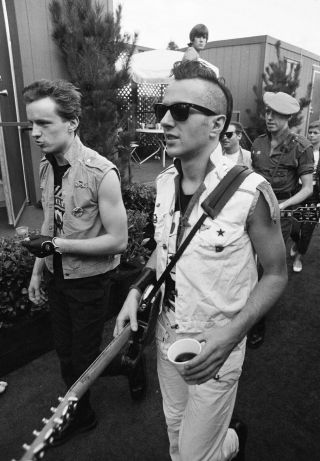1982 Joe Strummer - The Clash - 8x10 Photo - Very Cool
