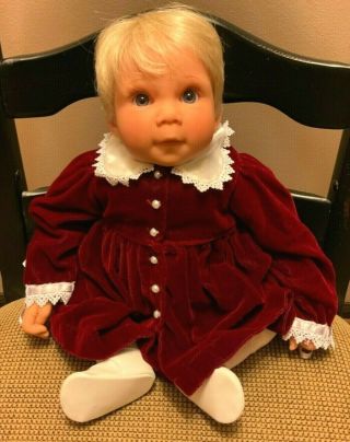 Lee Middleton By Reva Schick Dressed For The Holidays Baby Girl Doll Box
