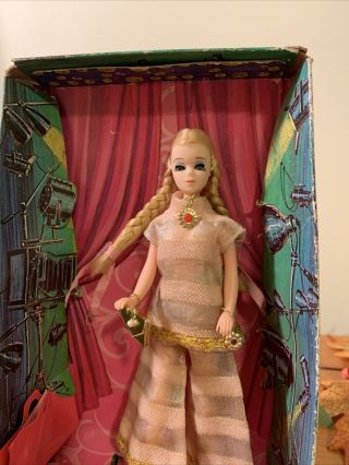 1970 vintage topper dawn dolls,  Model Agency,  Dinah. 3
