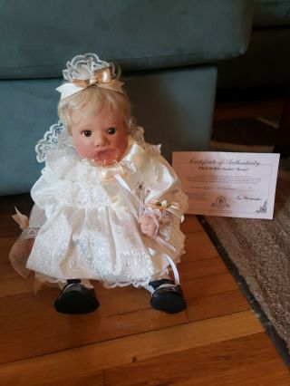 Lee Middleton Doll - Beauty " First Born - Awake " 2402/2500.  C.  O.  A. ,  Tags And Box