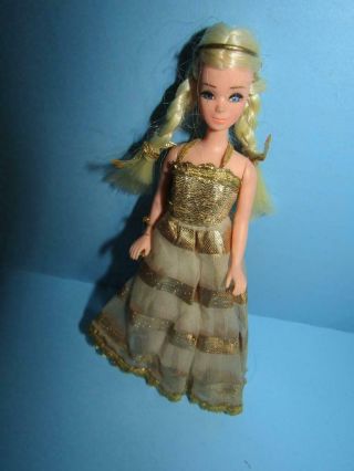 VINTAGE TOPPER DAWN DOLL FRIEND DINAH IN PRETTY OUTFIT A10 1971 2
