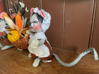 Annalee Thanksgiving Pilgrim Couple Mice Mouse Thanksgiving Basket adorable 1981 2