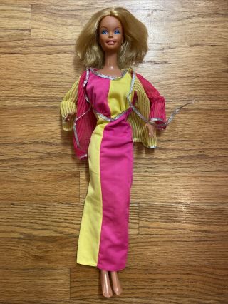 Vintage 1976 Supersize Barbie Doll 18 " Pink And Yellow Outfit