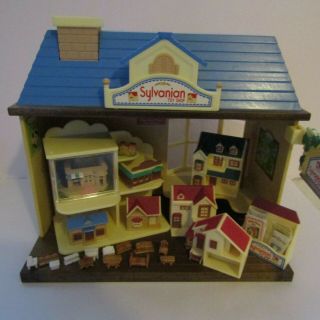 SYLVANIAN FAMILIES - THE TOY SHOP - LOVELY ITEMS - 1 DAY LISTING 2