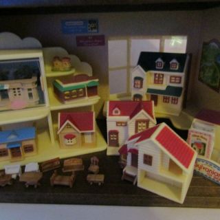 SYLVANIAN FAMILIES - THE TOY SHOP - LOVELY ITEMS - 1 DAY LISTING 3