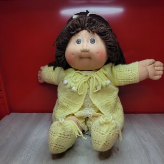 1985 Vtg Cabbage Patch Kids Girl Brown Hair Dimples Ponytail Yellow Outfit