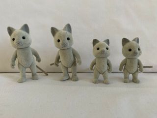 Sylvanian Families Solitaire Siamese Cat Family