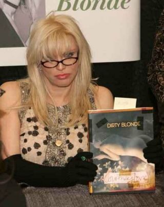 Courtney Love Signed Book " Dirty Blonde " With Photo Proof And Bas Beckett