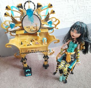 Monster High Doll Cleo De Nile Schools Out With Dressing Table