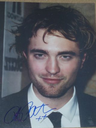 Twilight,  Breaking Dawn Robert Pattinson Signed 8.  5/11 W/original.