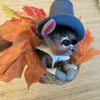 Vintage Annalee Thanksgiving Pilgrim Mouse In Cornucopia