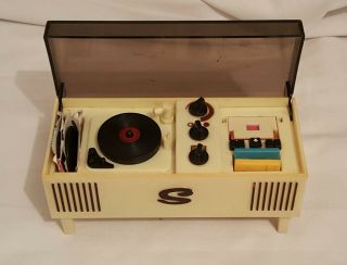 Marx 1978 " Sindy " Music Center Stereo Record Cassette Am Radio Transistor