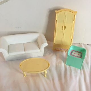 Vtg 1996 Barbie Living Room Furniture Plastic Doll Items Couch,  Table Tv Cabinet