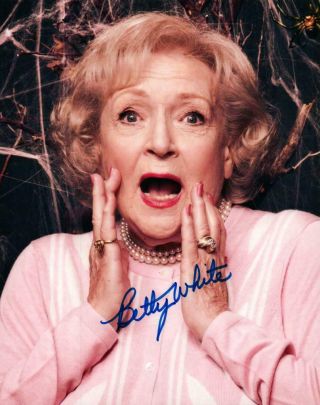 Betty White Autographed 8x10 Photo Signed Picture And