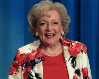 Betty White Autographed 8x10 Photo Signed Picture Pic And